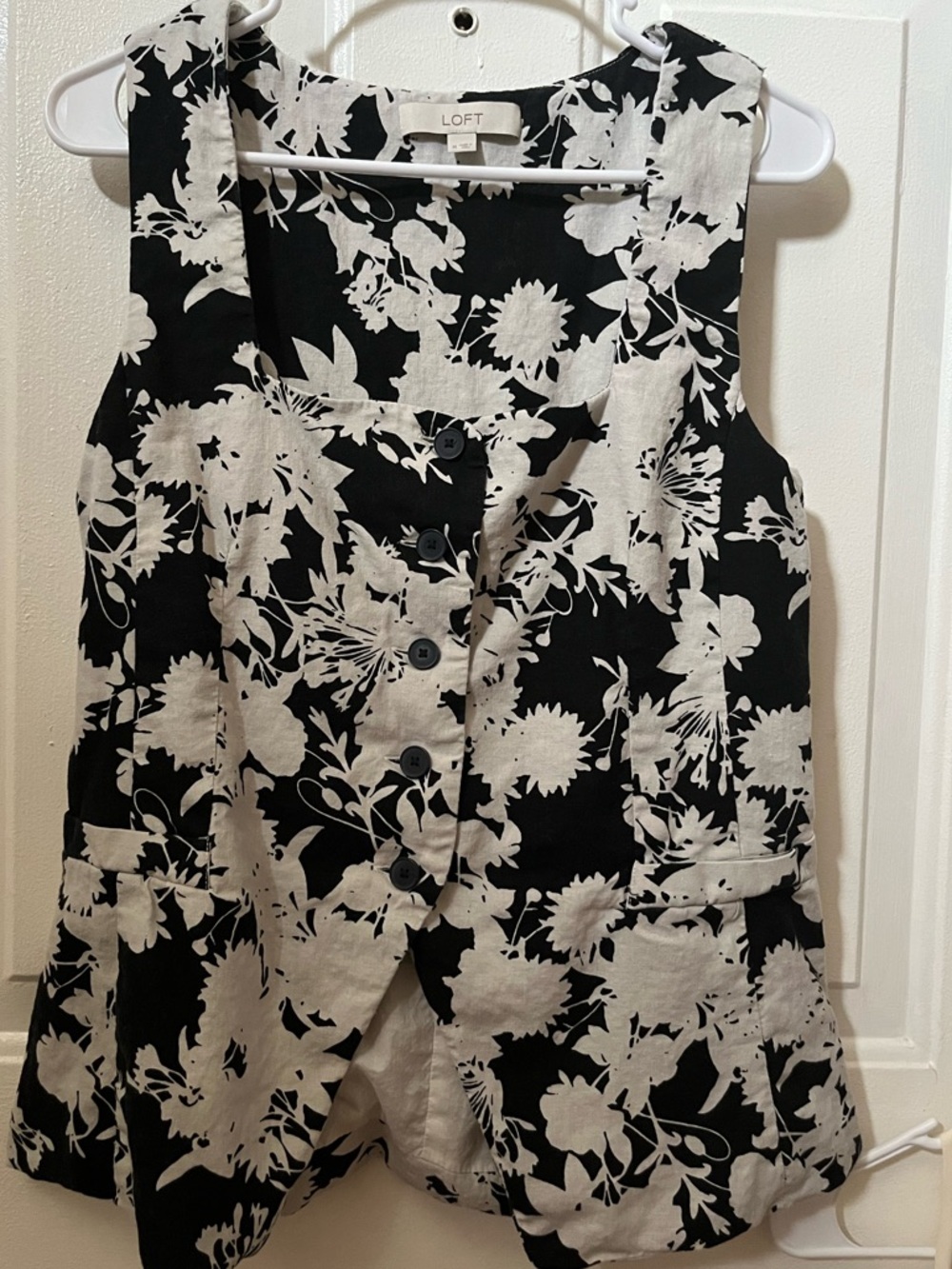 LOFT Black and White Floral Tie-Waist vest style top